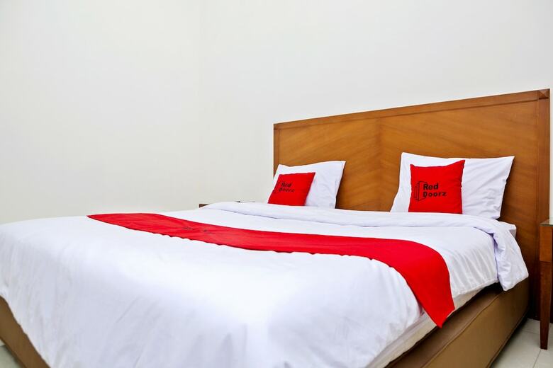 Hotel Residences By Reddoorz Near Rumah Mode