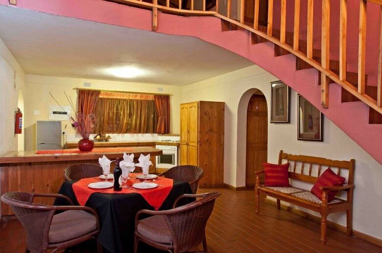 Hotel Woodpecker Inn