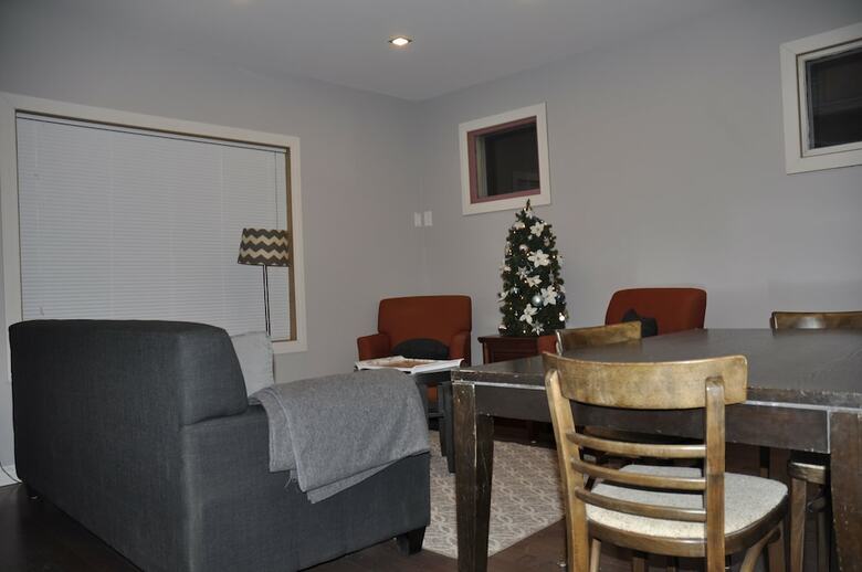 Apartamentos Moncton Suites - 267 Universite Ave