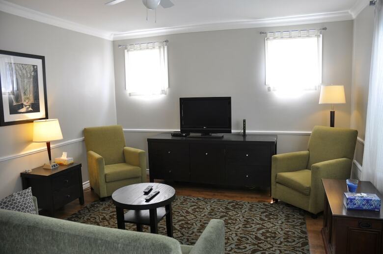 Apartamentos Moncton Suites - 267 Universite Ave