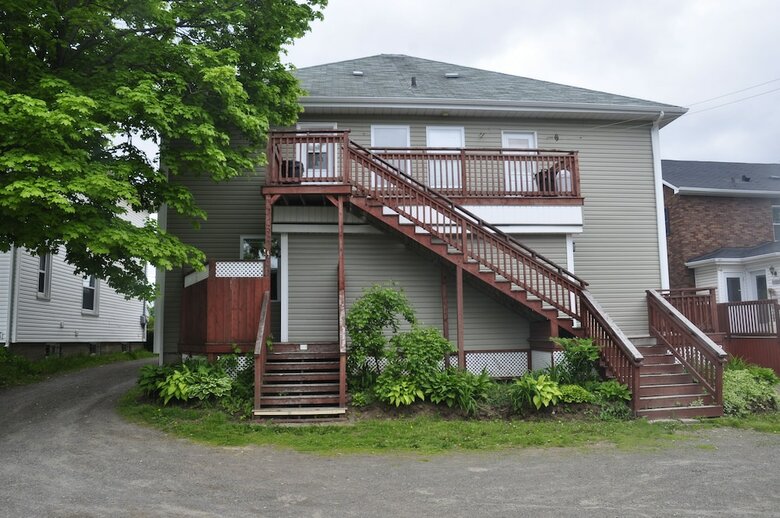 Apartamentos Moncton Suites - 267 Universite Ave