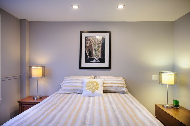 Apartamentos Moncton Suites - 267 Universite Ave