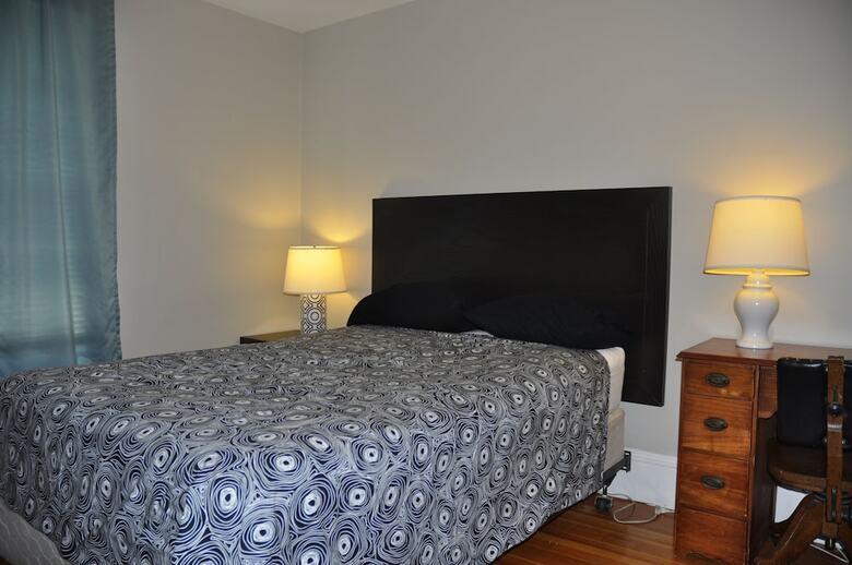 Apartamentos Moncton Suites - 267 Universite Ave