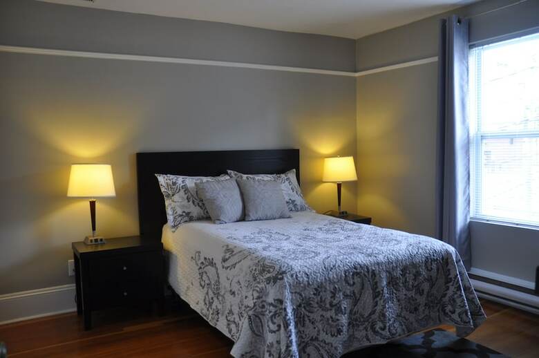 Apartamentos Moncton Suites - 267 Universite Ave
