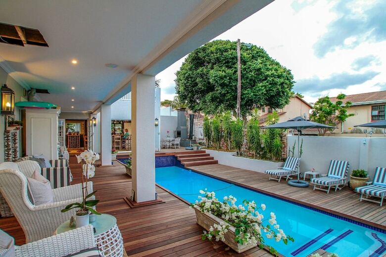 Hotel Sandals Guest House
