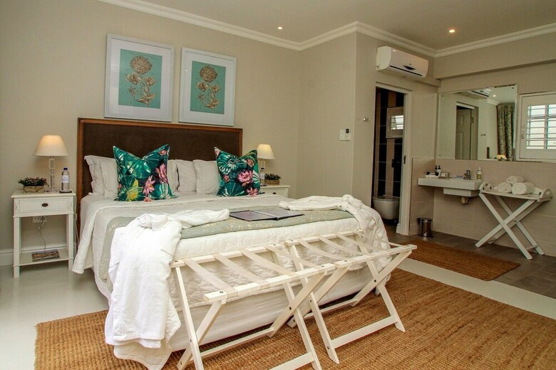 Hotel Sandals Guest House