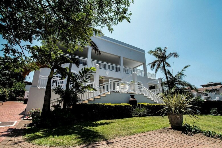 Hotel Sandals Guest House