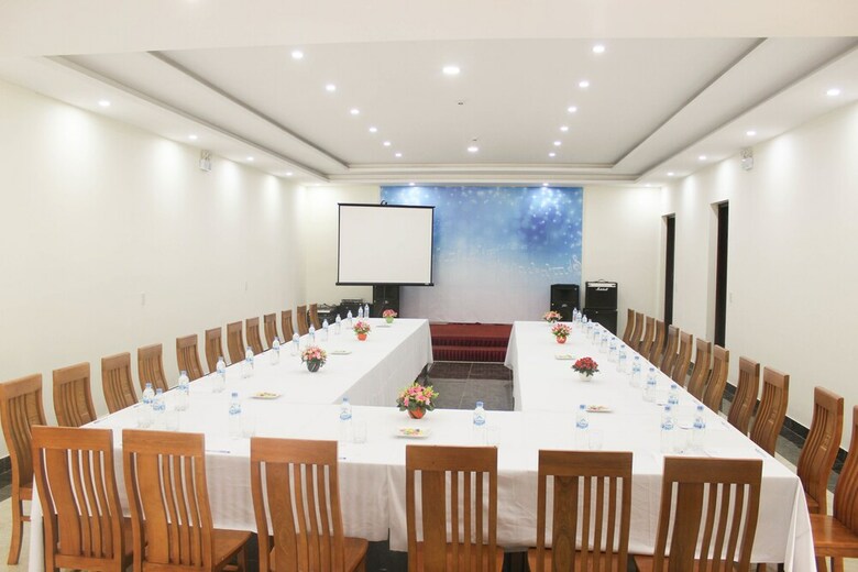 Ho� B�nh Hotel