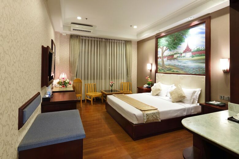 Jade Royal Hotel