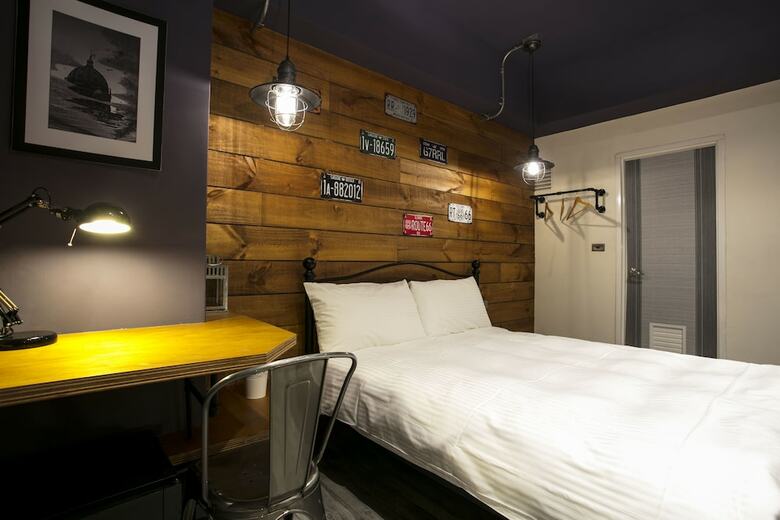 Hotel Taichung Loft Hostel Fengjia