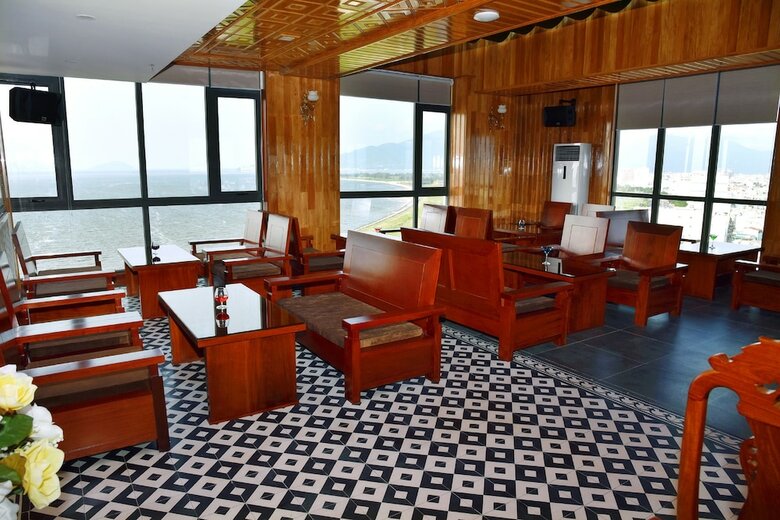 Vy Thuyen Hotel