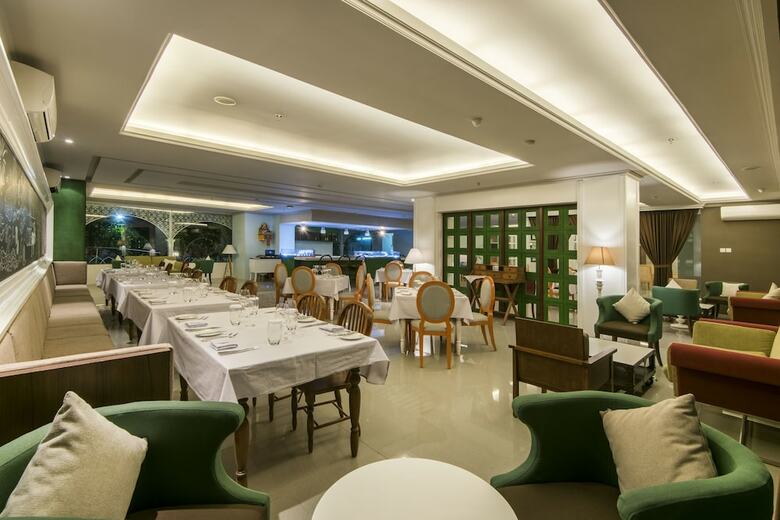 Yan's House Hotel