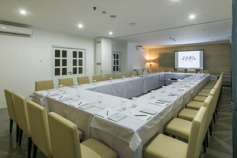 Yan's House Hotel