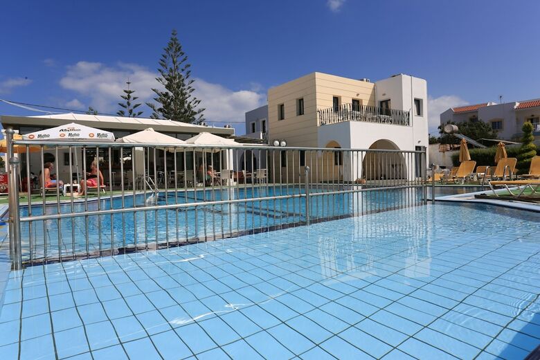 Aparthotel Artemis Apartments