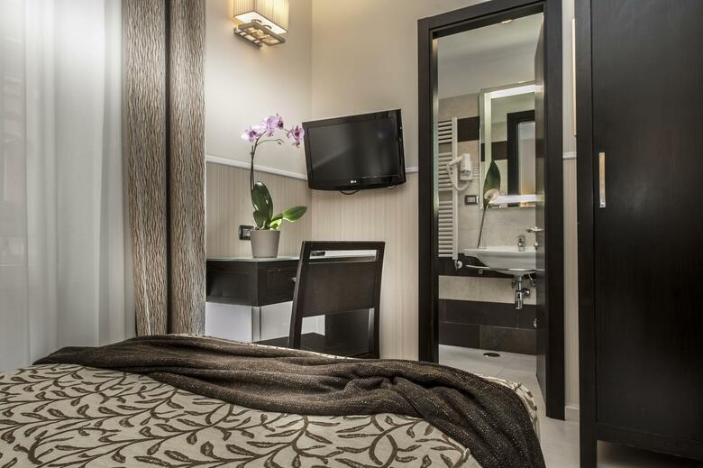 Yes Hotel