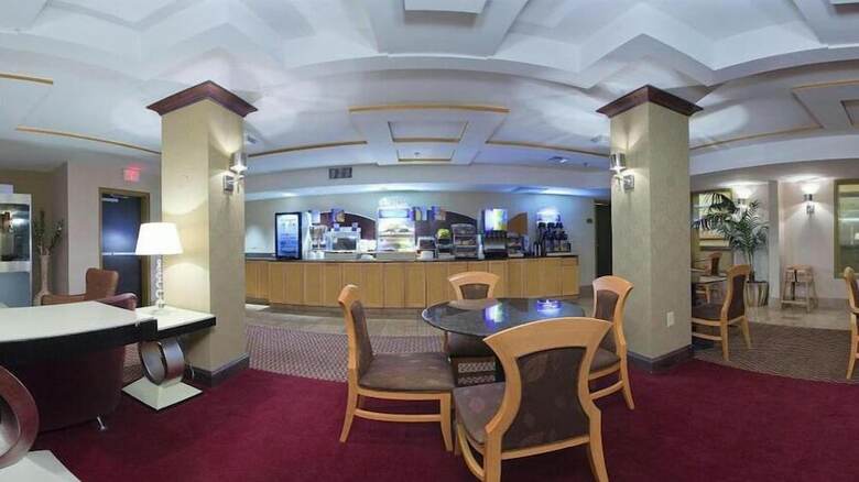 Holiday Inn Express Hotel & Suites Birmingham - Inverness