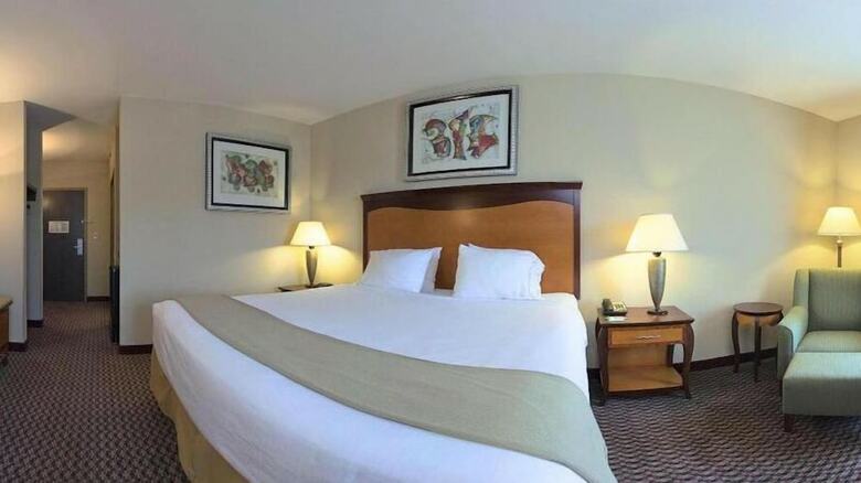 Holiday Inn Express Hotel & Suites Birmingham - Inverness