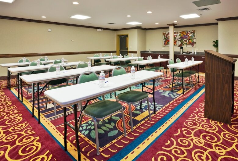 Holiday Inn Express Hotel & Suites Birmingham - Inverness