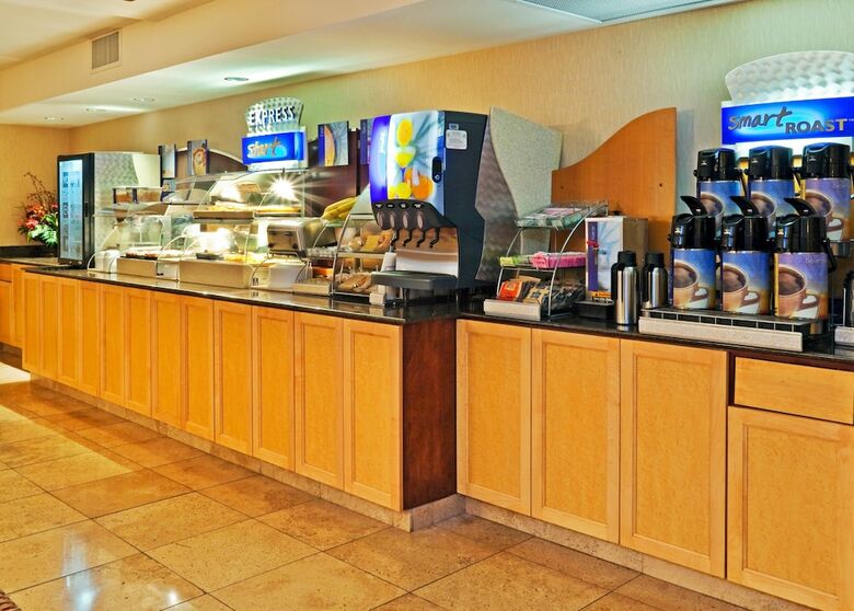 Holiday Inn Express Hotel & Suites Birmingham - Inverness