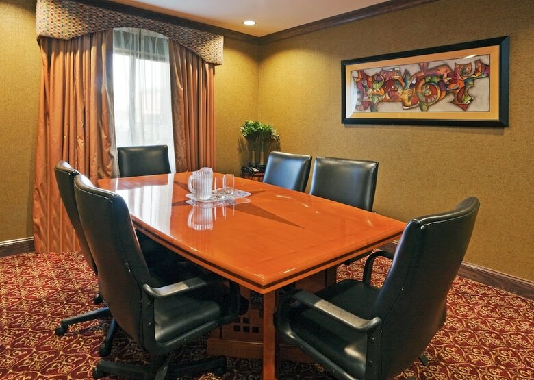 Holiday Inn Express Hotel & Suites Birmingham - Inverness
