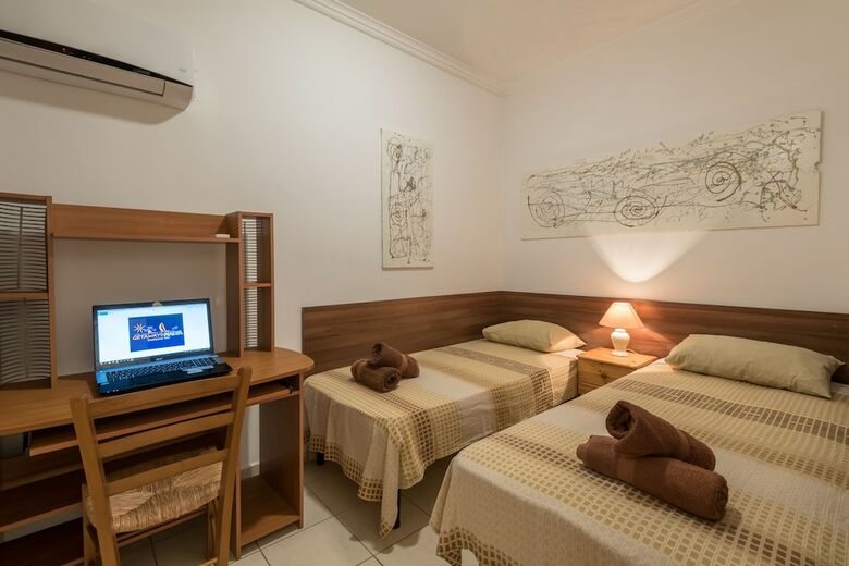 Spinola Bay Mansion Seafront Apartment