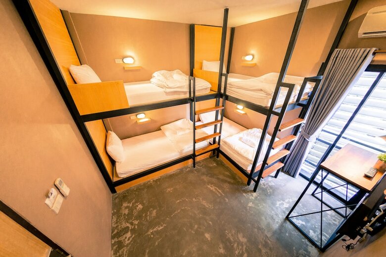 Hostal Srisuksant Square
