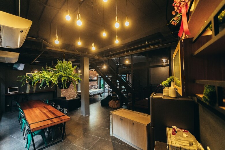 Hostal Srisuksant Square