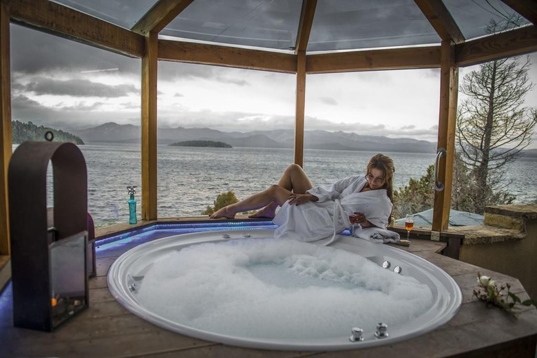 Hotel Lirolay Suites