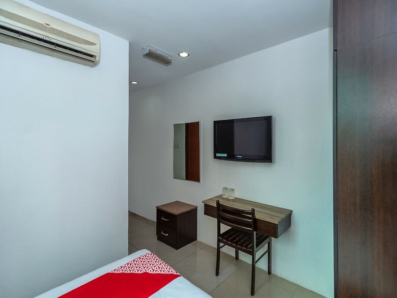 Oyo 216 La Viva Hotel