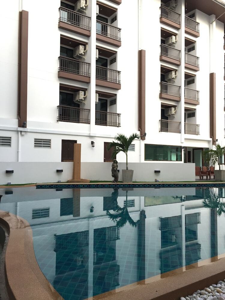 Hotel Baan Sang Singh