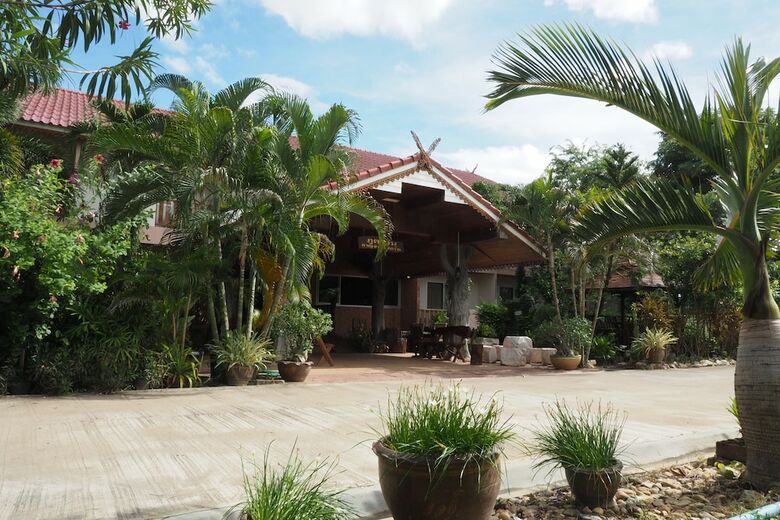 Hotel Phutawan Kan Resort