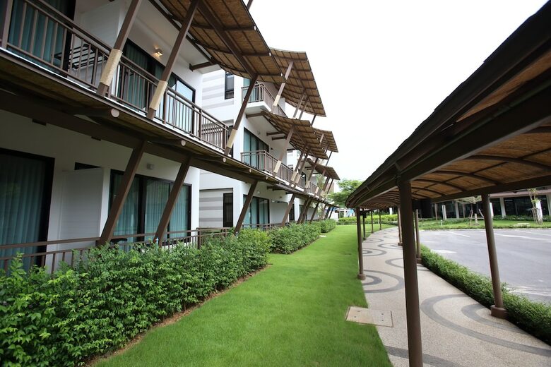 Bangsaen Heritage Hotel