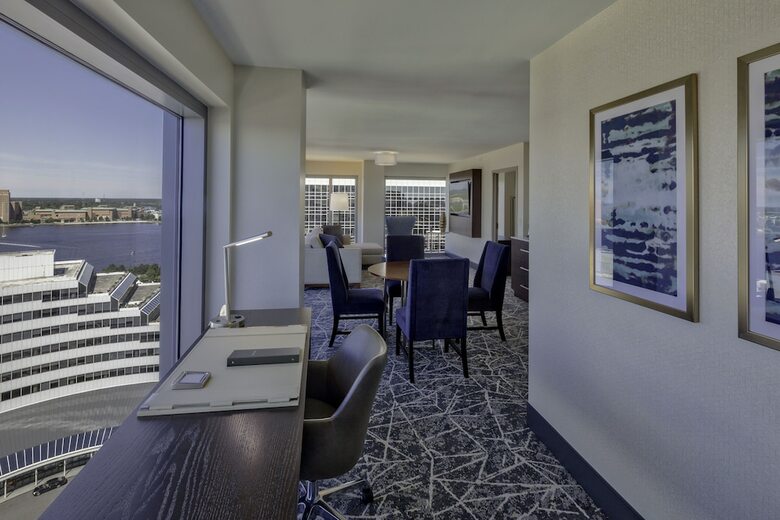 Hotel Hilton Norfolk The Main