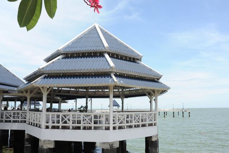 Bangsaen Villa Hotel