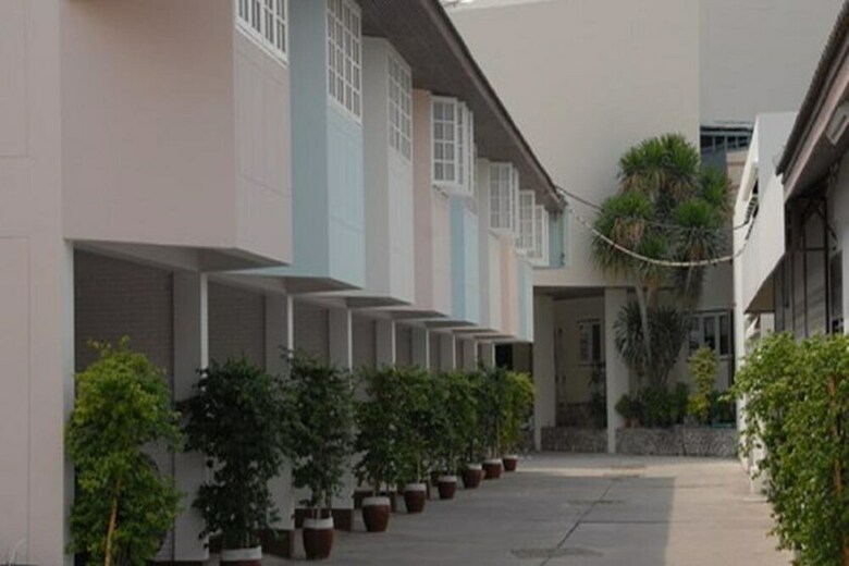 Bangsaen Villa Hotel
