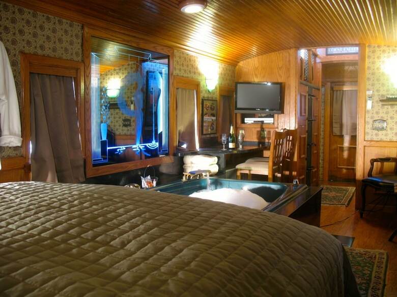 Featherbed Railroad Bed And Breakfast Resort