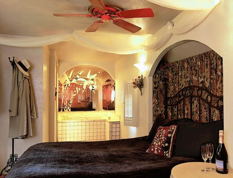 Featherbed Railroad Bed And Breakfast Resort