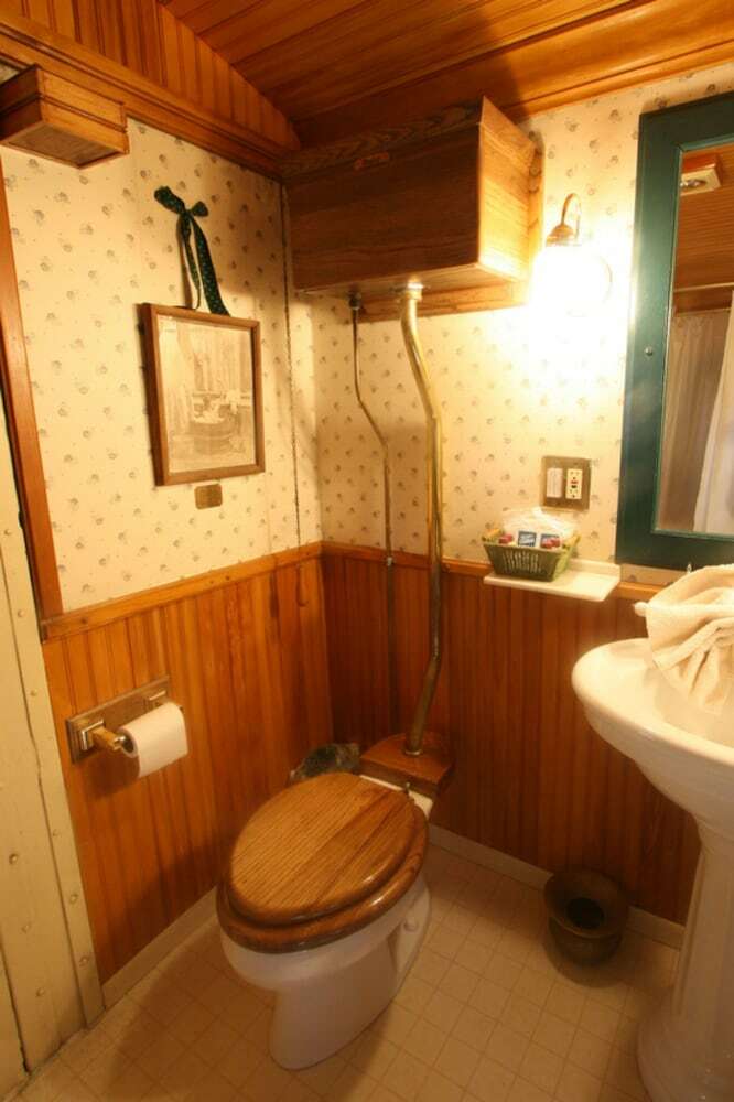 Featherbed Railroad Bed And Breakfast Resort