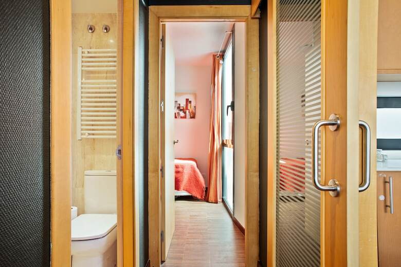 My Space Barcelona Executive Apartments Center