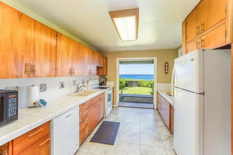Hale Huna Kai Oceanfront By Redawning