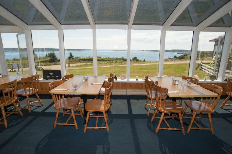 Posada Brier Island Lodge