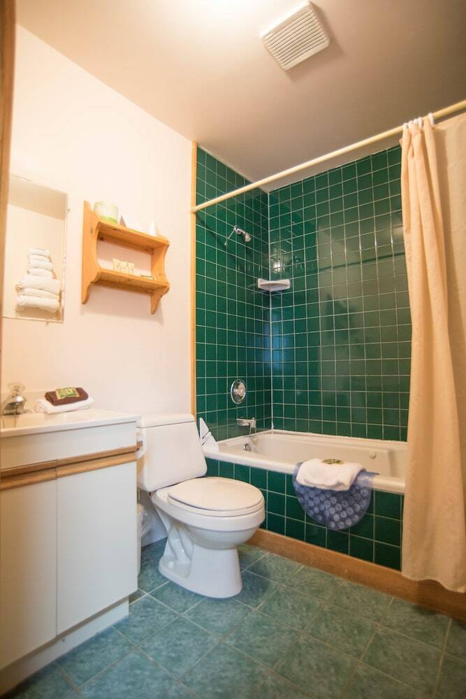Posada Brier Island Lodge