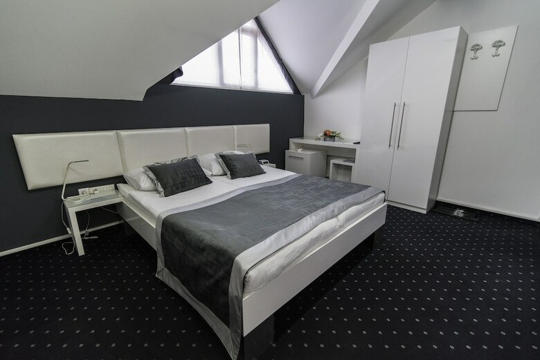 Hotel Cool Zagreb Airport