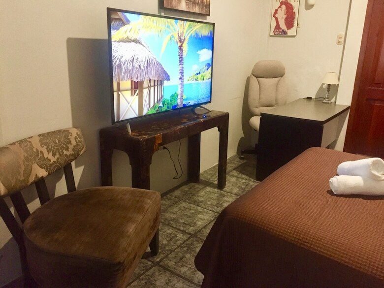 Hotel Kuri Suites
