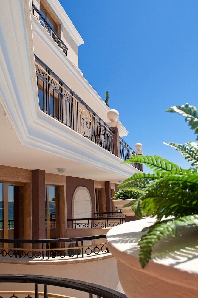 Hotel Golden Rainbow Vip Residence