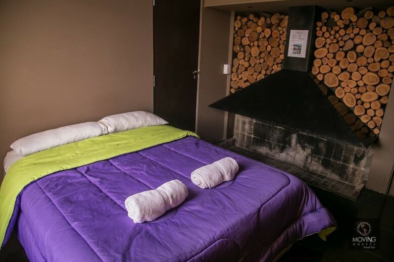 Hostal Moving Hostel Travel