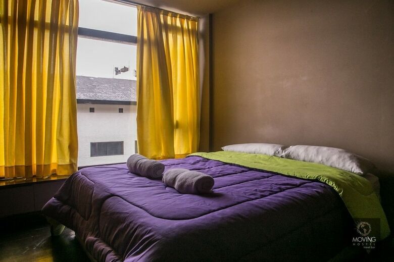 Hostal Moving Hostel Travel
