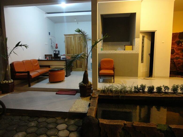 Hotel Pendowo Huis Guest House