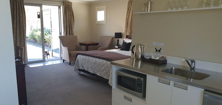 Highfield Mews Motel