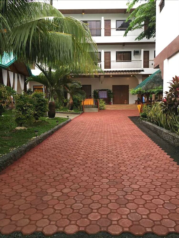 Jurias Garden Hotel